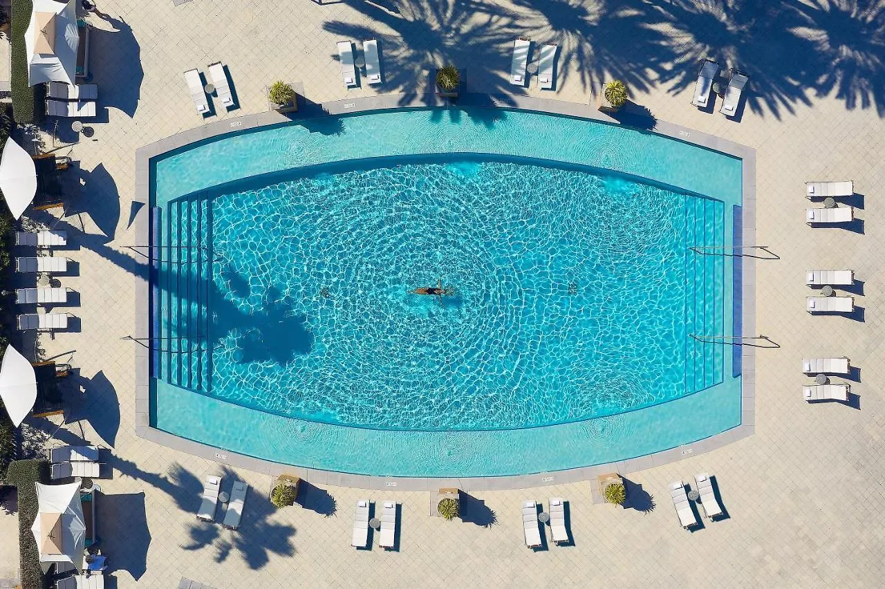 Отель The Ritz-Carlton, Grand Cayman Seven Mile Beach 5*,