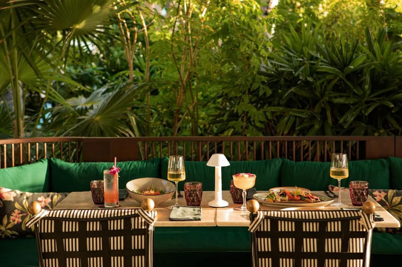 Отель The Ritz-Carlton, Grand Cayman Seven Mile Beach