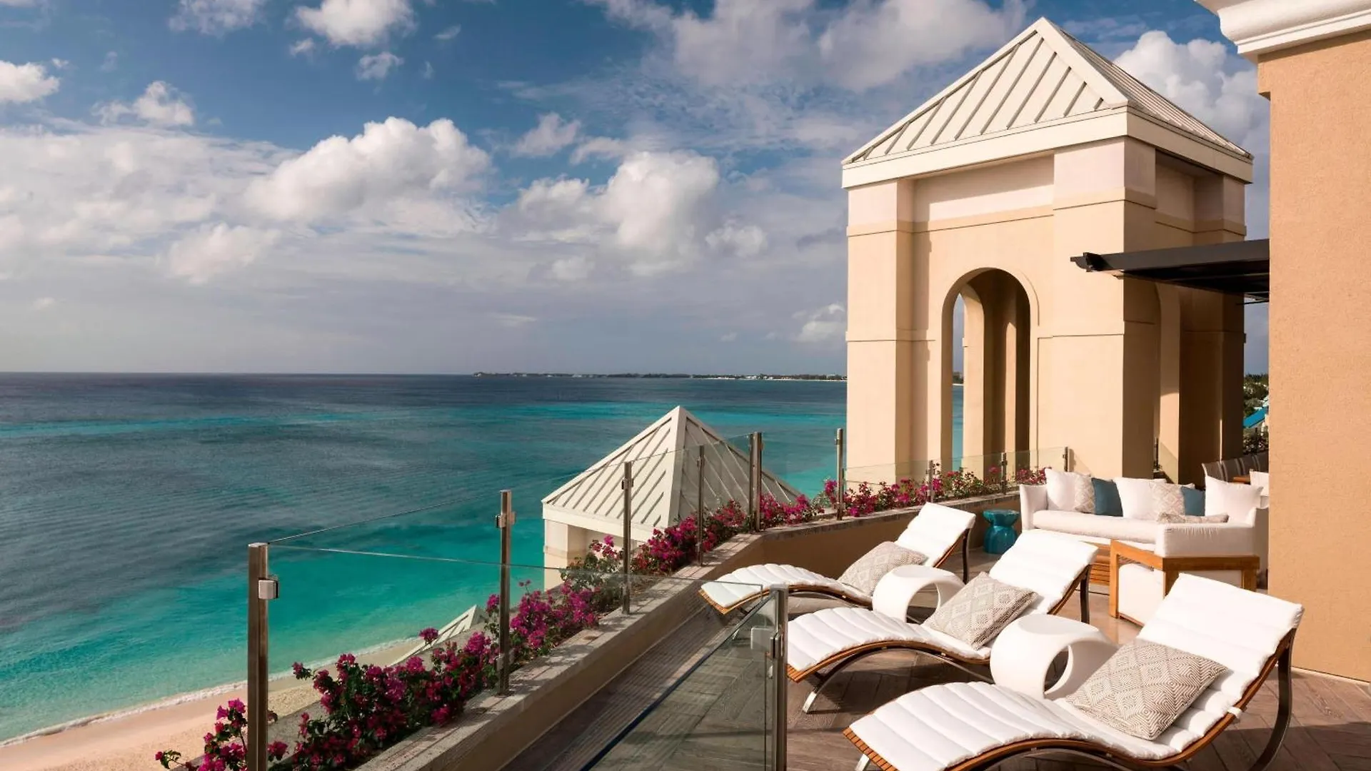 Hotel The Ritz-Carlton, Grand Cayman Dog City 5*,
