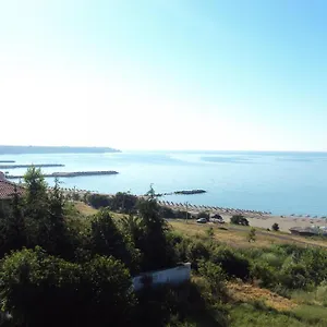 Family Lazuren Briag 3*, Бургас Болгария