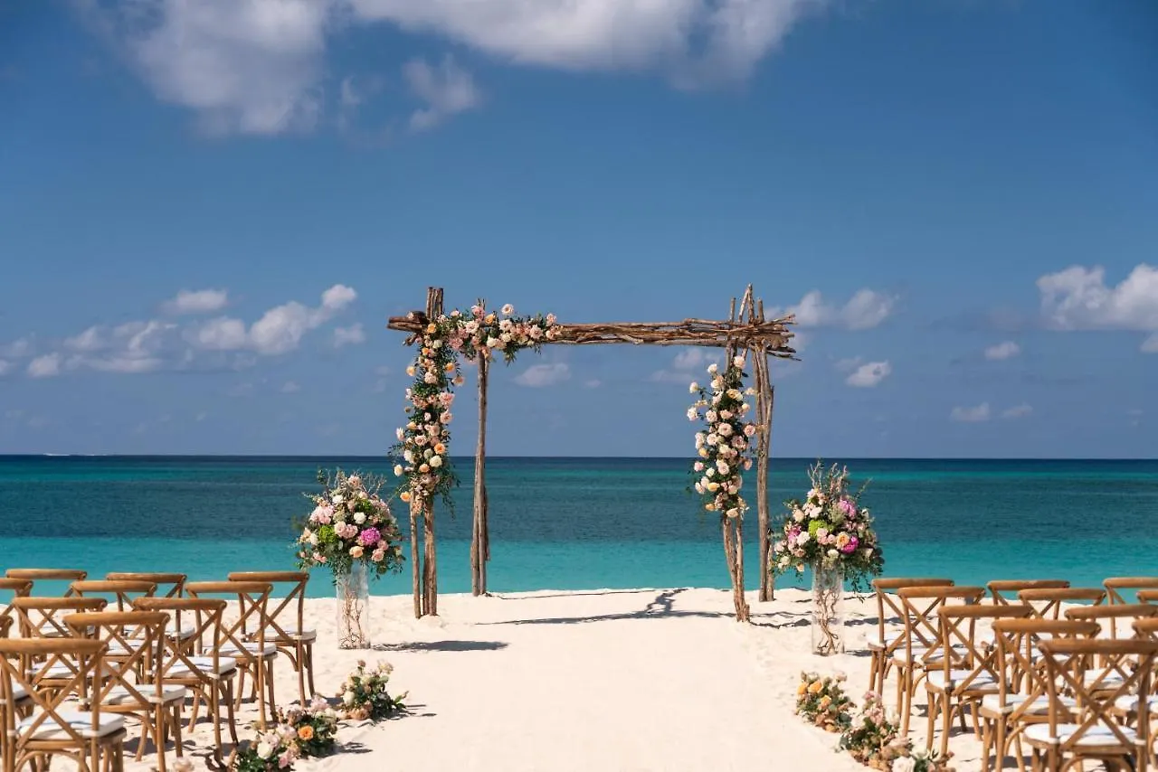 The Ritz-Carlton, Grand Cayman Hotel Seven Mile Beach